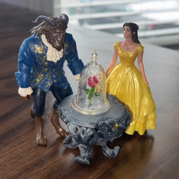 Hasbro - Live Action Beauty and the Beast Figures, Never Played With - Picture 1 of 1